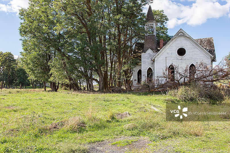 俄勒冈州一处废弃的教堂图片素材