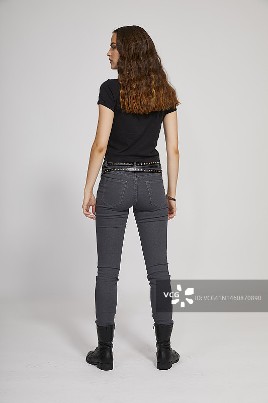 穿着休闲服装的青少年女孩图片素材