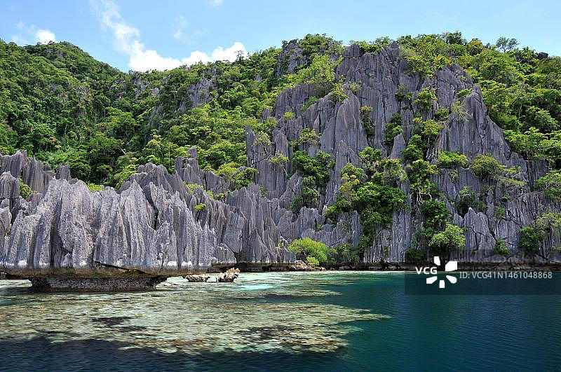 菲律宾巴拉望岛的石灰岩图片素材