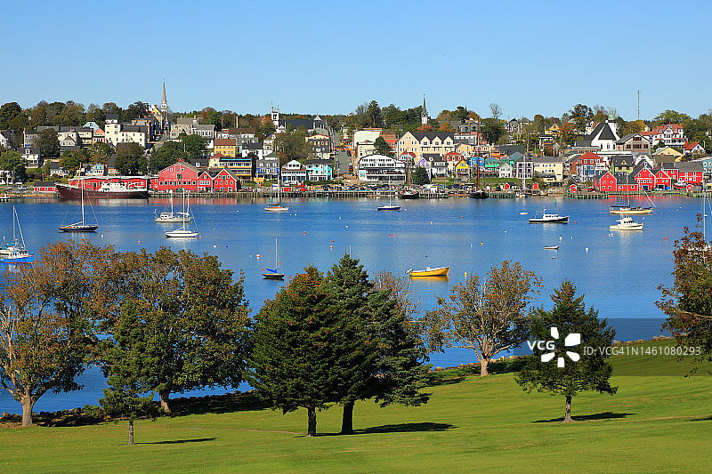 加拿大新斯科舍省卢嫩堡历史天际线景观（2022年10月）图片素材