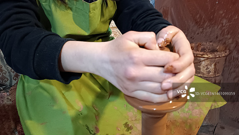 儿童与陶瓷艺术实验图片素材