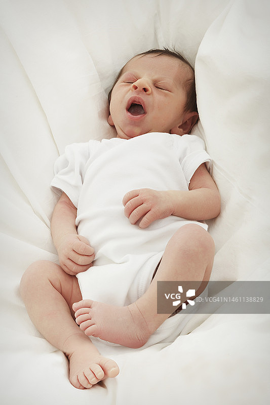 熟睡的新生儿图片素材