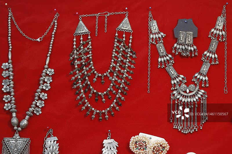 孟加拉部落的传统装饰品图片素材