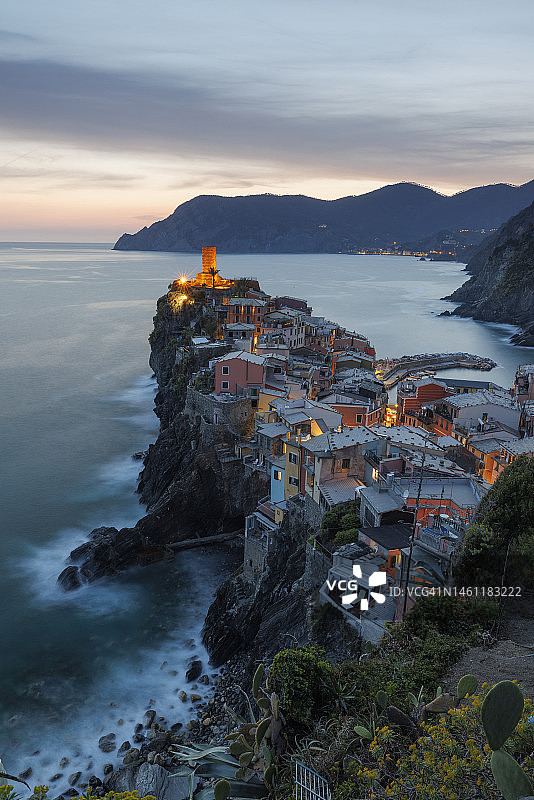 韦尔纳扎镇日落长曝光图片素材