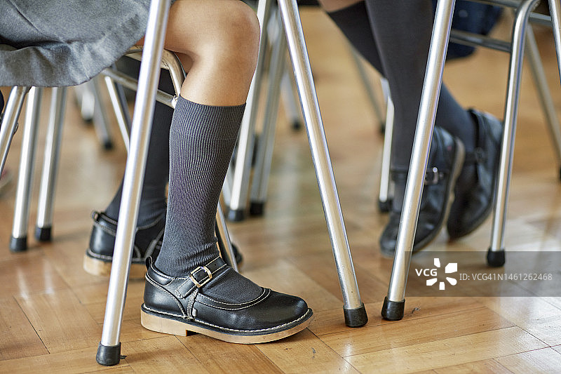 穿校服的女学生图片素材