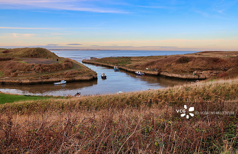 天空映衬下的海景图片素材
