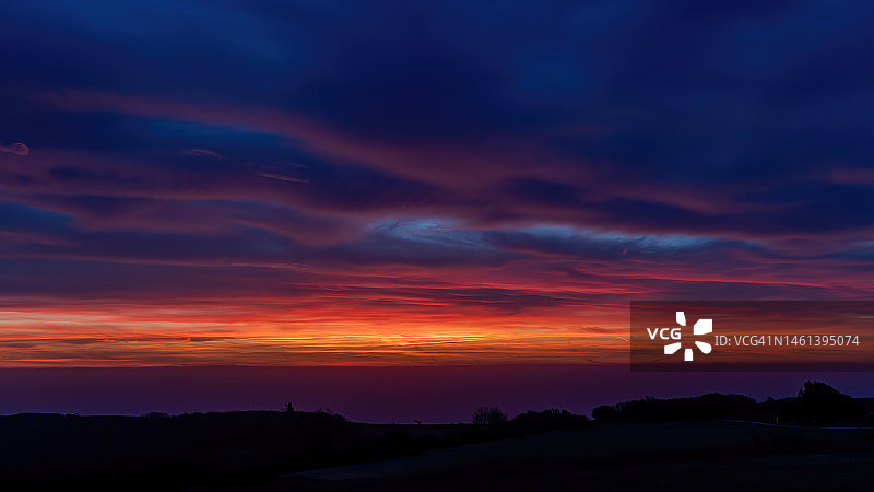 英国日落时分的壮丽景色图片素材