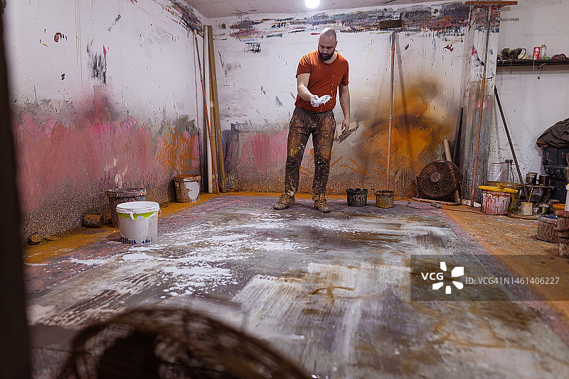 绘画过程中的灵感瞬间图片素材