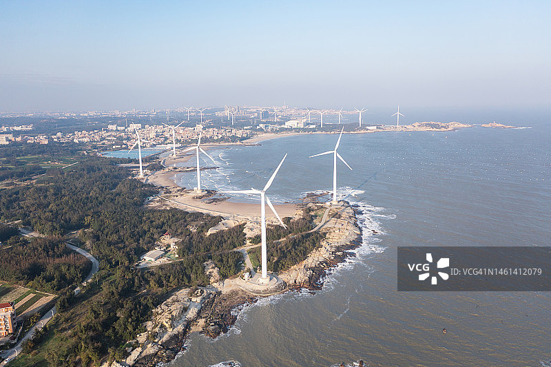 海边风力发电场航拍图片素材
