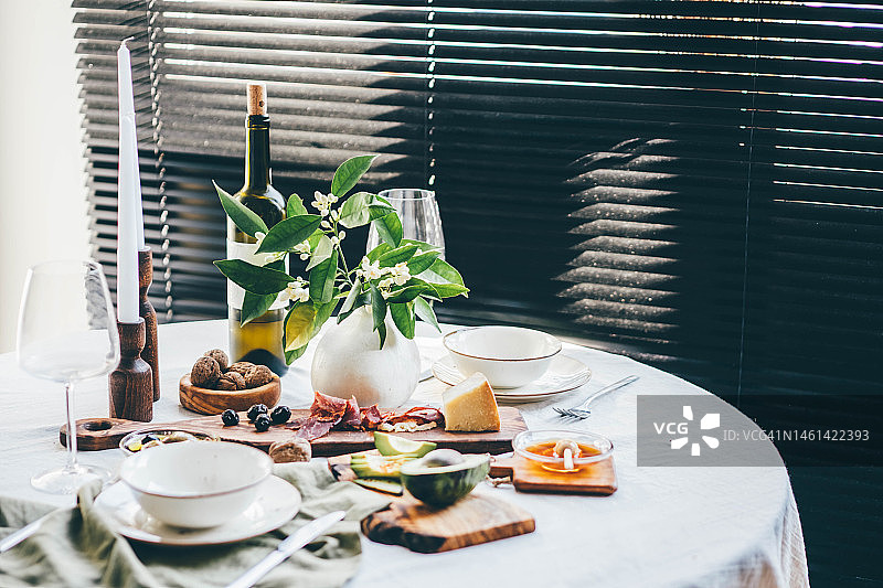 晚宴派对餐桌布置图片素材