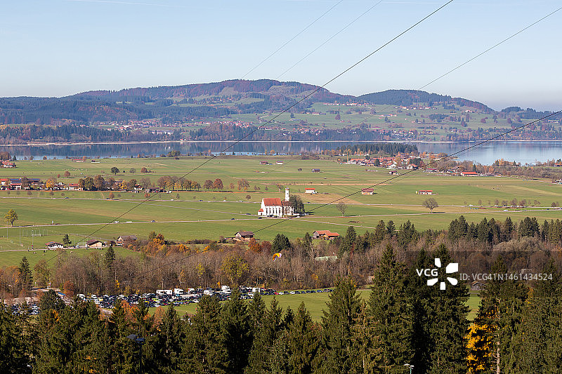 德国巴伐利亚阿尔高风光：历史悠久的圣科洛曼教堂图片素材