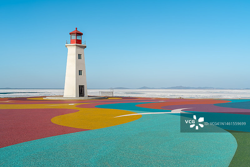 海边的彩色公路图片素材