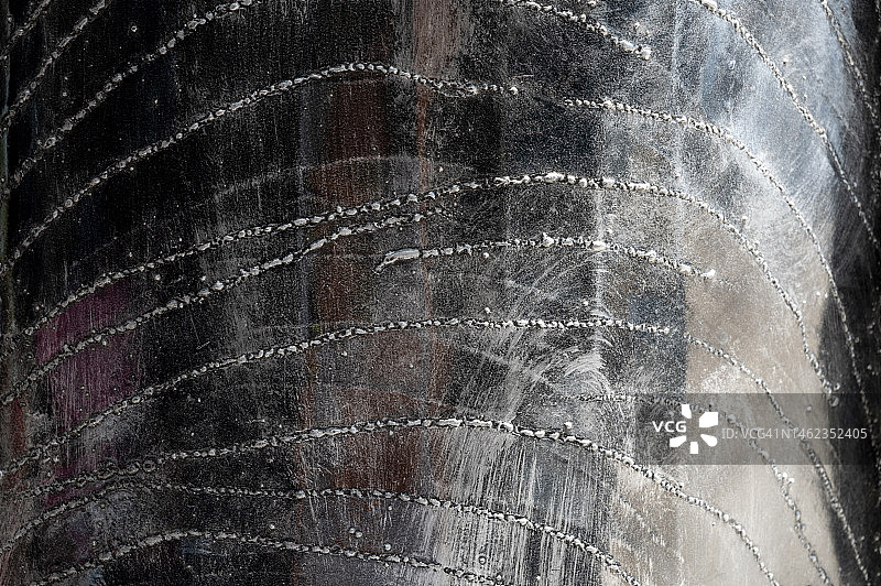 涂漆钢板上的焊接缝图片素材