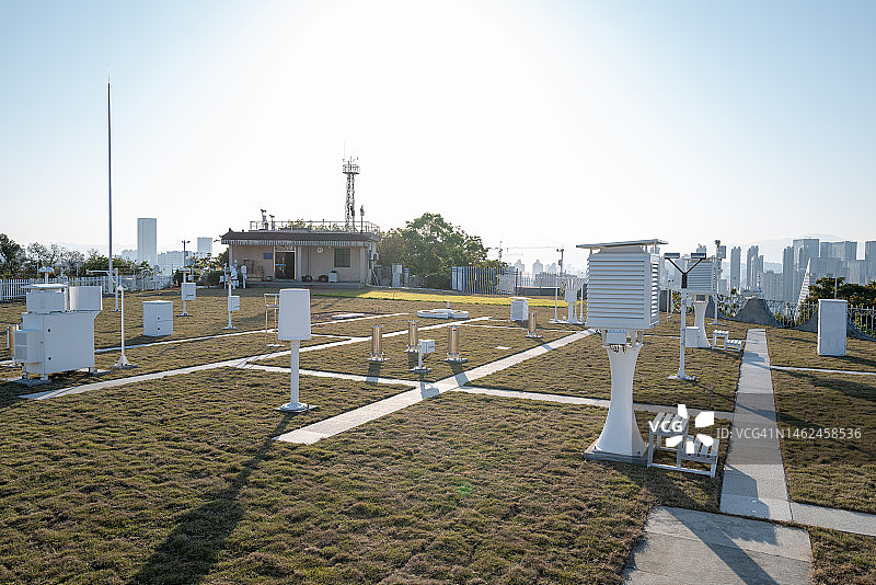 气象中心户外监测设备图片素材