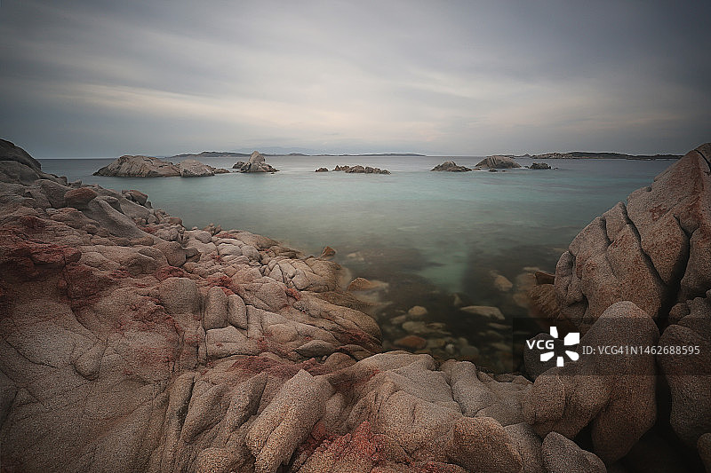 贾迪内利岛上的章鱼头岩层地貌图片素材