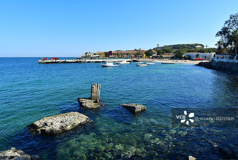 港口中清澈的海水图片素材