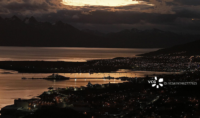 黄昏时的乌斯怀亚图片素材