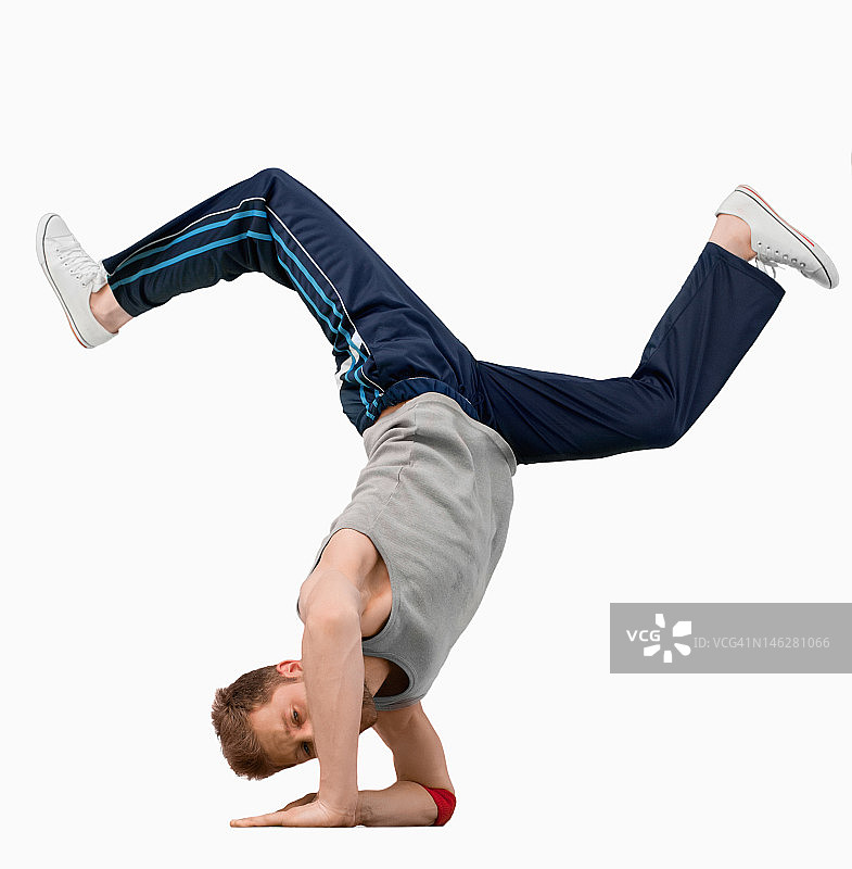 街舞舞者手倒立图片素材