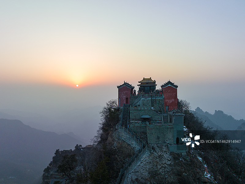 武当山日落图片素材