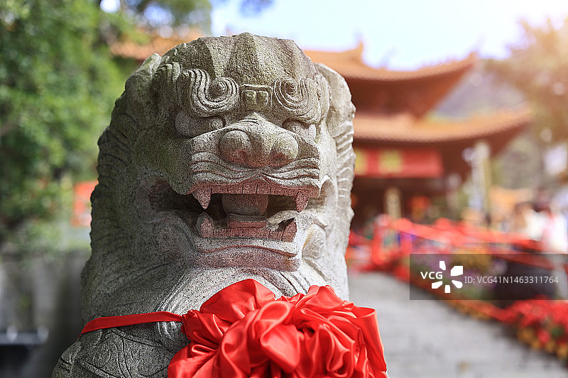 中国寺庙的狮子雕像图片素材