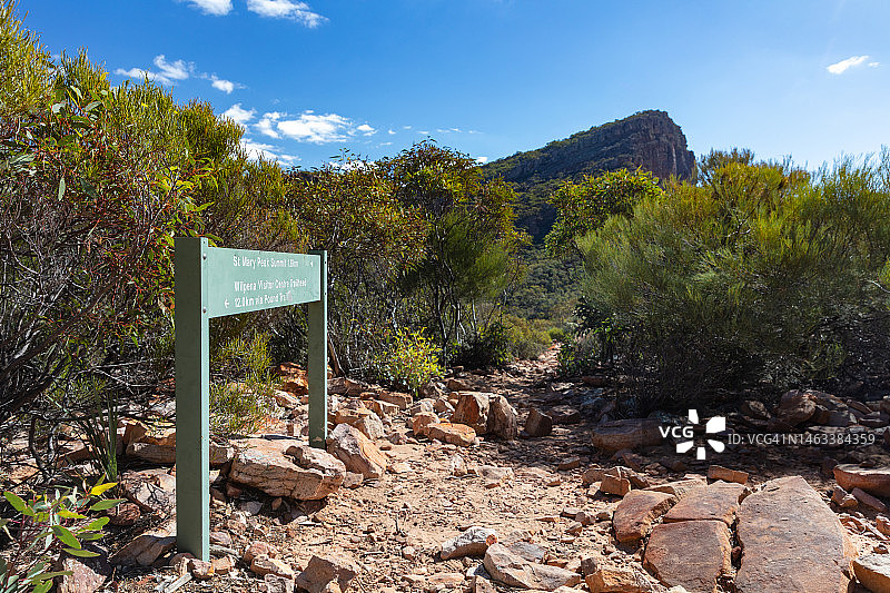 澳大利亚南澳大利亚州，弗林德斯山脉国家公园的坦德拉鞍背上的圣玛丽峰，2022年图片素材