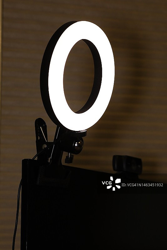 用于在线视频会议的远程工作灯光图片素材