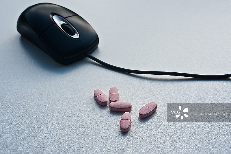 平板电脑+电脑鼠标图片素材