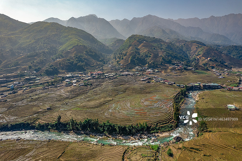 越南老街沙巴航拍河流梯田风景图片素材