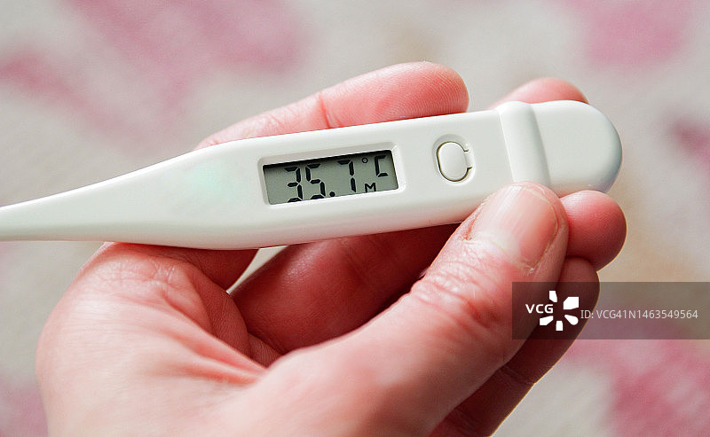 测量体温图片素材