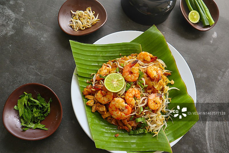 泰式炒河粉，来自泰国的炒米粉料理，罗马尼亚图片素材