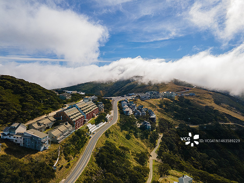 2022年澳大利亚维多利亚州，大阿尔卑斯山路沿线的霍瑟姆高山度假村图片素材