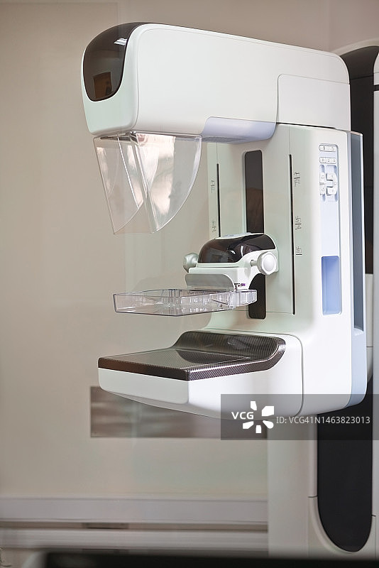 检查室内的乳房X光检查图片素材