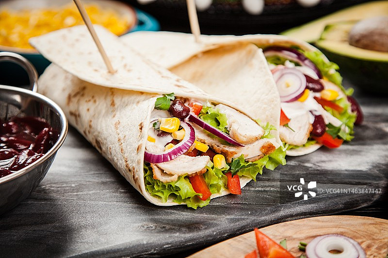 巴基斯坦餐桌美食俯视图图片素材