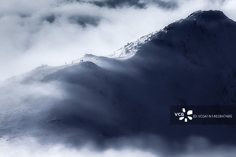 斯洛伐克雪山仰视图片素材