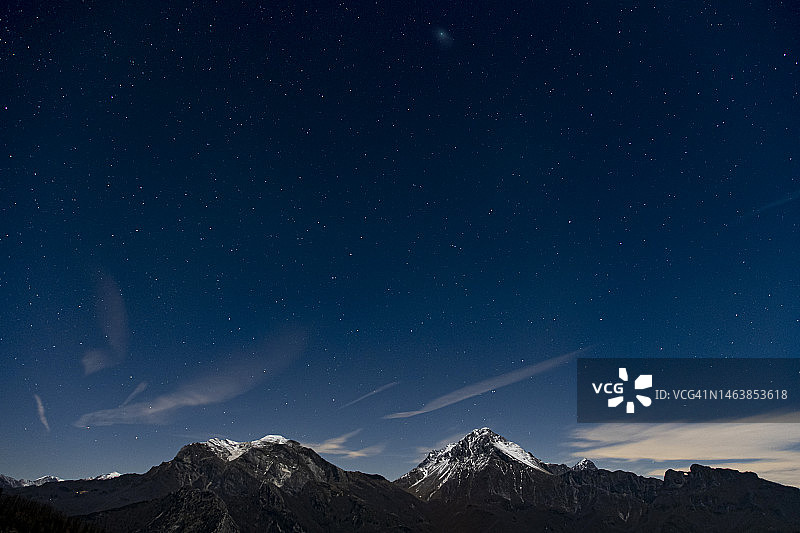 意大利卢卡阿普安阿尔卑斯山的尼安德特彗星图片素材