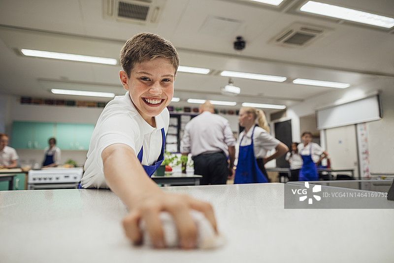 正确清洁食物表面图片素材