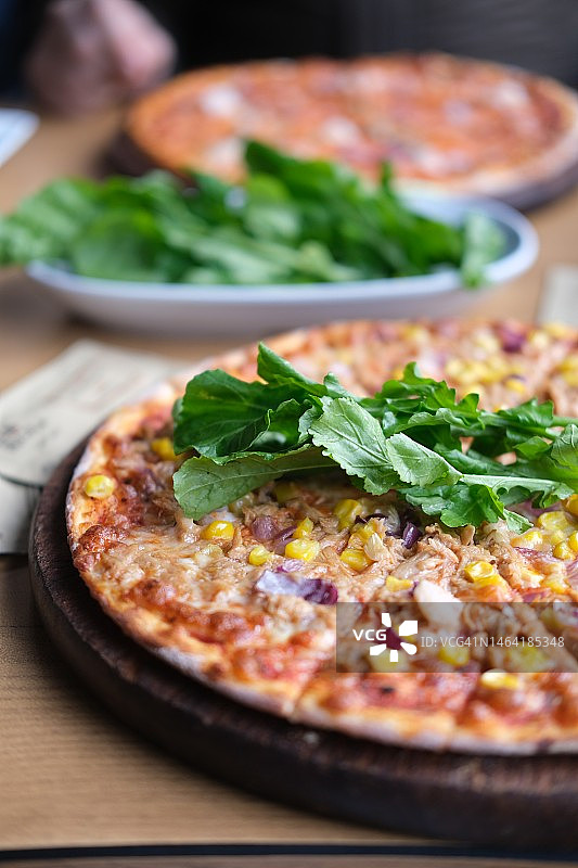 桌上披萨特写，土耳其图片素材
