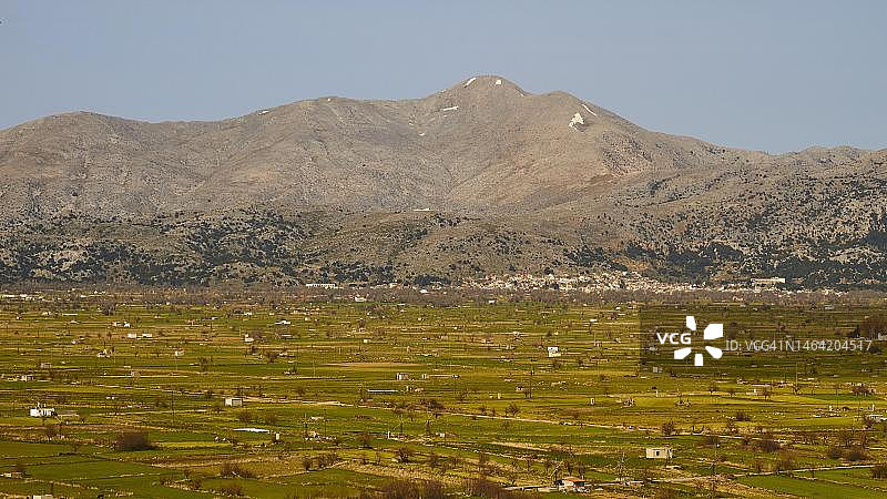克里特岛东部拉西锡高原的绿色草甸风光图片素材
