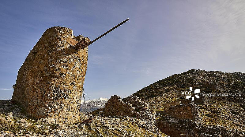 希腊克里特岛拉西锡高原的古老风车图片素材