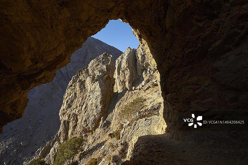 希腊克里特岛萨马利亚峡谷的Gingilos岩门图片素材