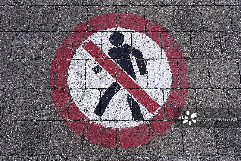 道路上的交通标志，禁止行人通行，德国巴伐利亚图片素材