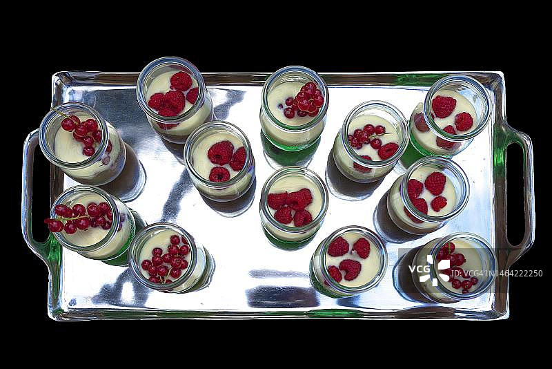 小玻璃杯水果甜点，德国巴伐利亚图片素材