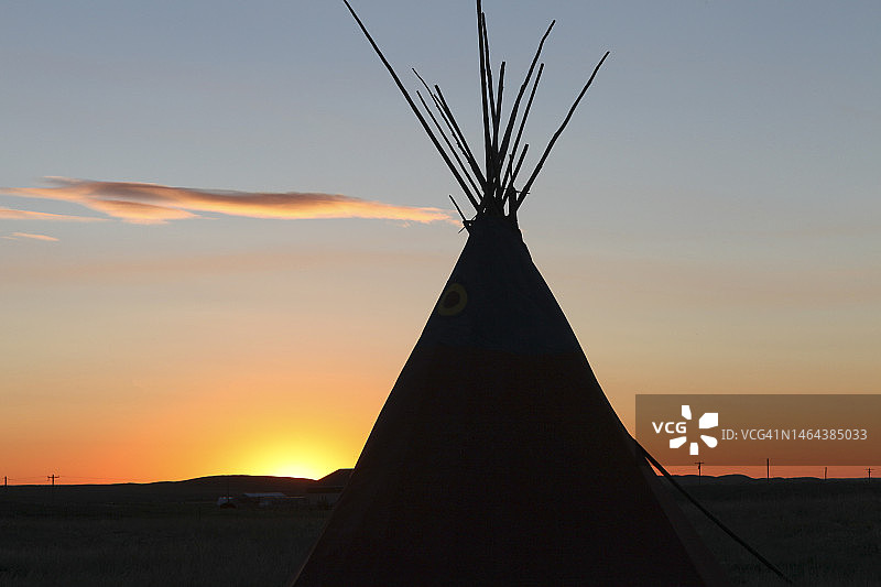 风景中的家用帐篷图片素材