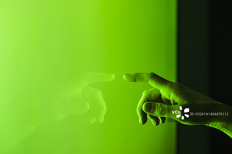 手触碰绿幕图片素材