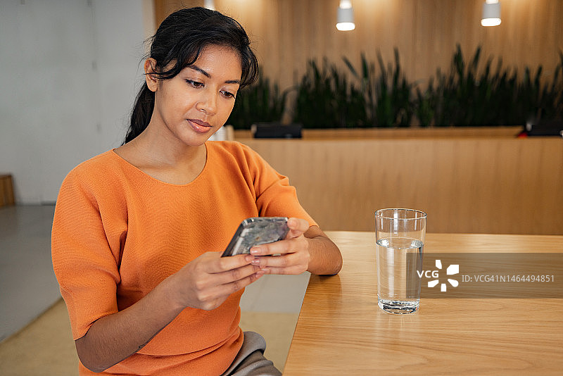 如何停止使用手机，开始生活图片素材