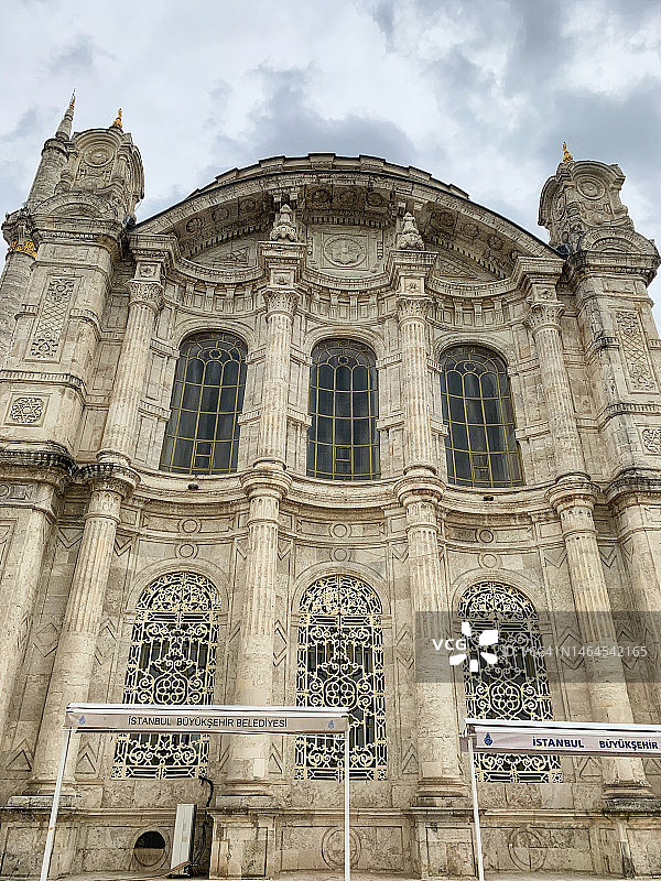 土耳其伊斯坦布尔奥尔塔科伊清真寺图片素材