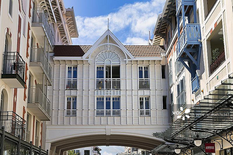 法国阿卡雄市中心桥梁建筑图片素材