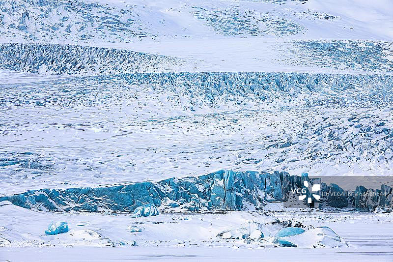 冰岛南部冰川泻湖的冰川断裂图片素材