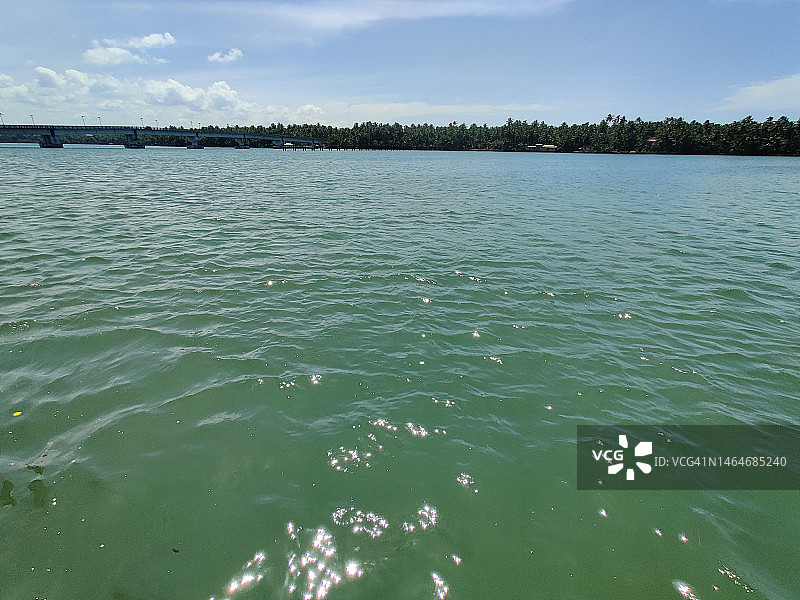 回水区房屋船只图片素材