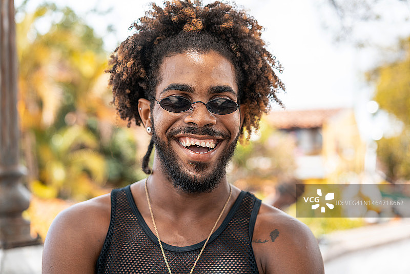 街头艺术家肖像图片素材